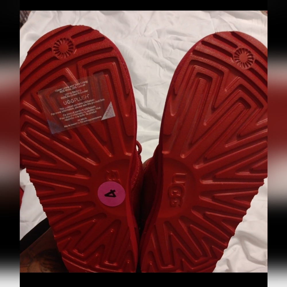 Ugg boots - Picture 2 of 2